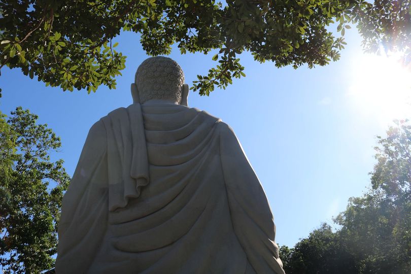 Nhân lành ban đầu của sự tu tập - Tượng Phật chùa Phật Quang