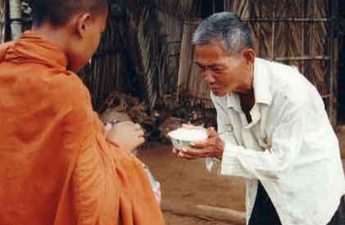 Một đệ tử Phật dạy người đầy tớ già cách bán nghèo
