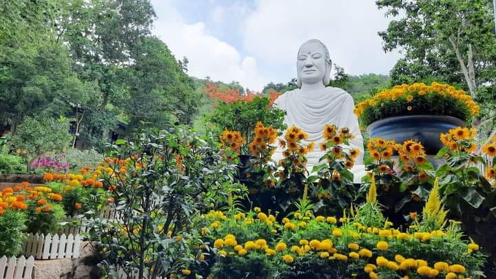 Con nguyện lòng tôn kính phật tuyệt đối - Phật Quang