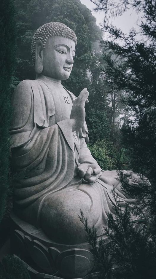 Tượng Đức Phật ngồi