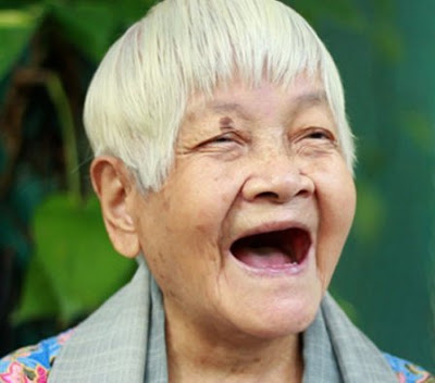 Trưởng lão Cư sĩ Hứa Triết được Công dân Singapore “Tôn vinh Quốc bảo”, hưởng Đại thụ 114 tuổi